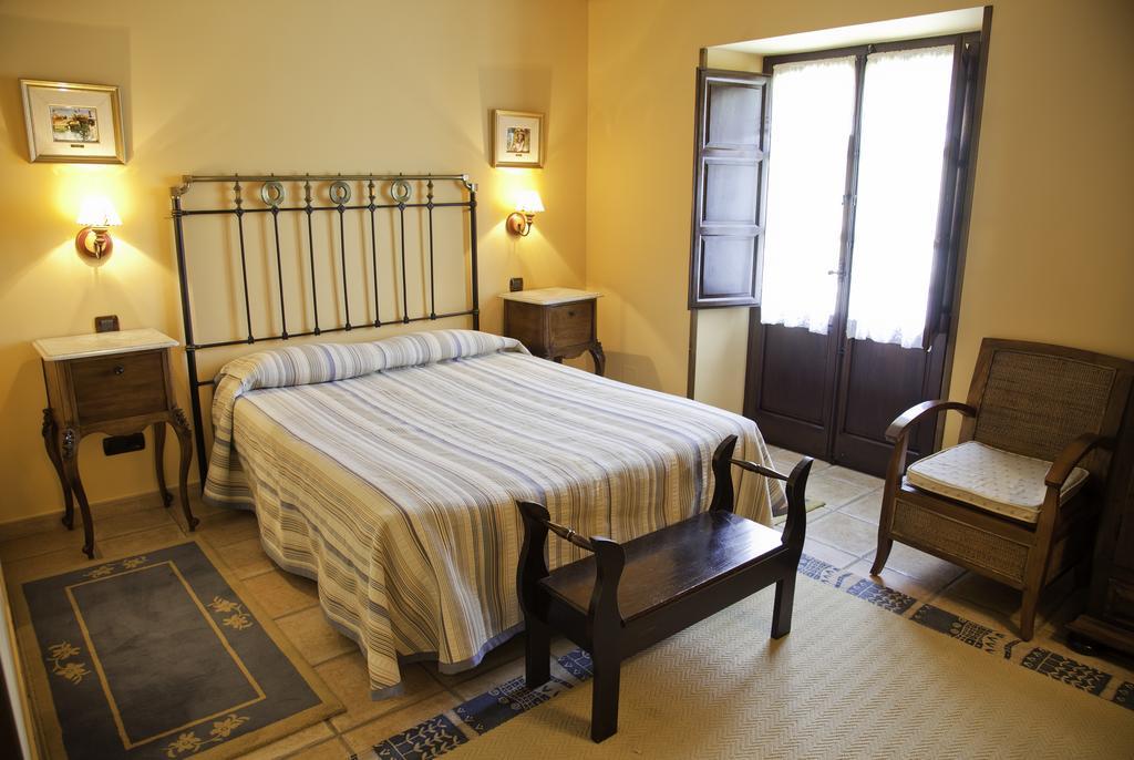 Posada San Tirso Toñanes Δωμάτιο φωτογραφία